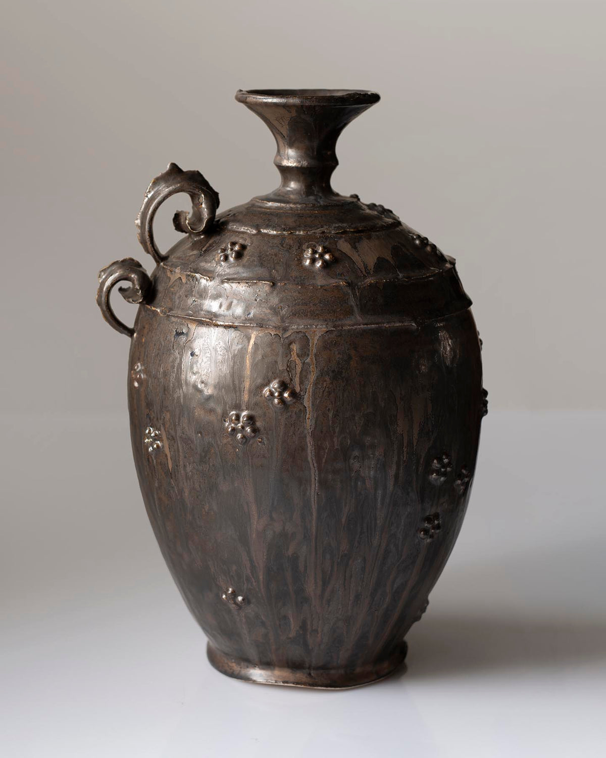 Meadow Vase - Metallic Black