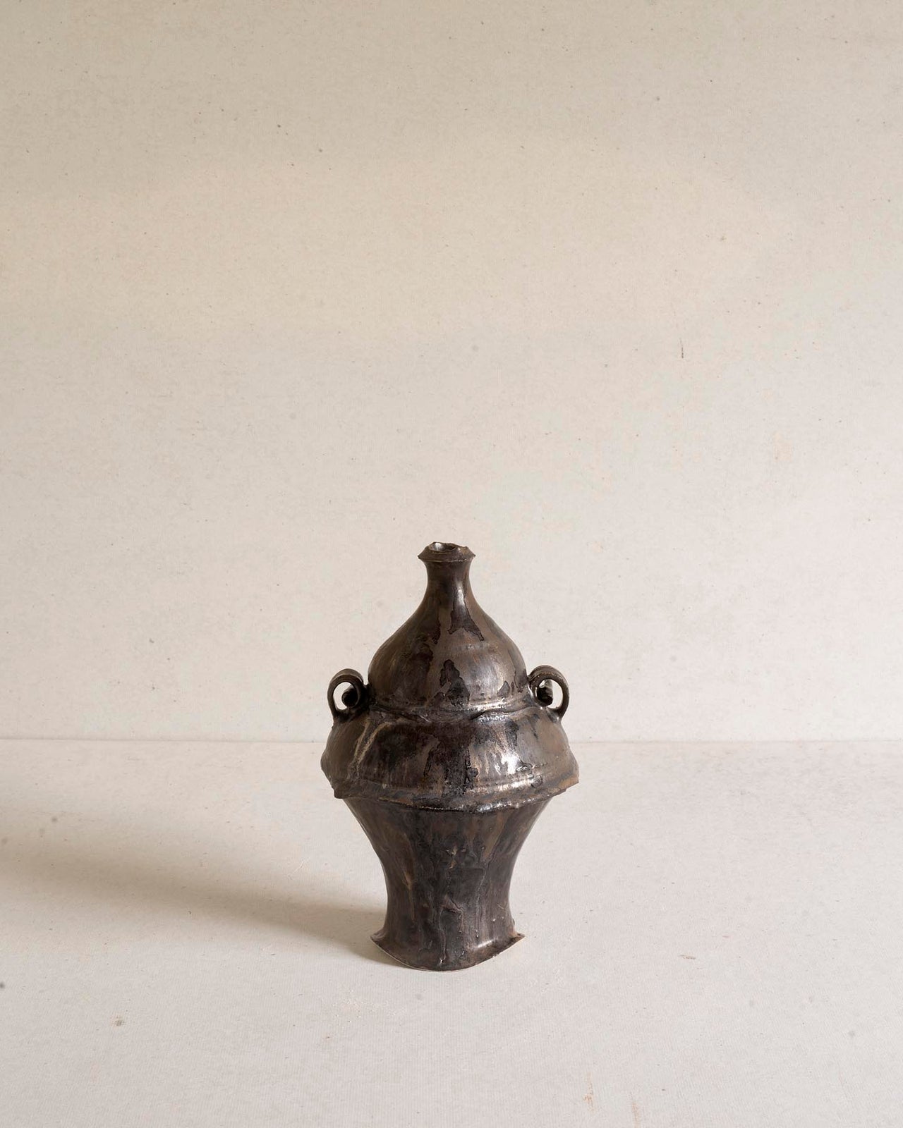 Spade Vase with Curled Handles - Metallic Black